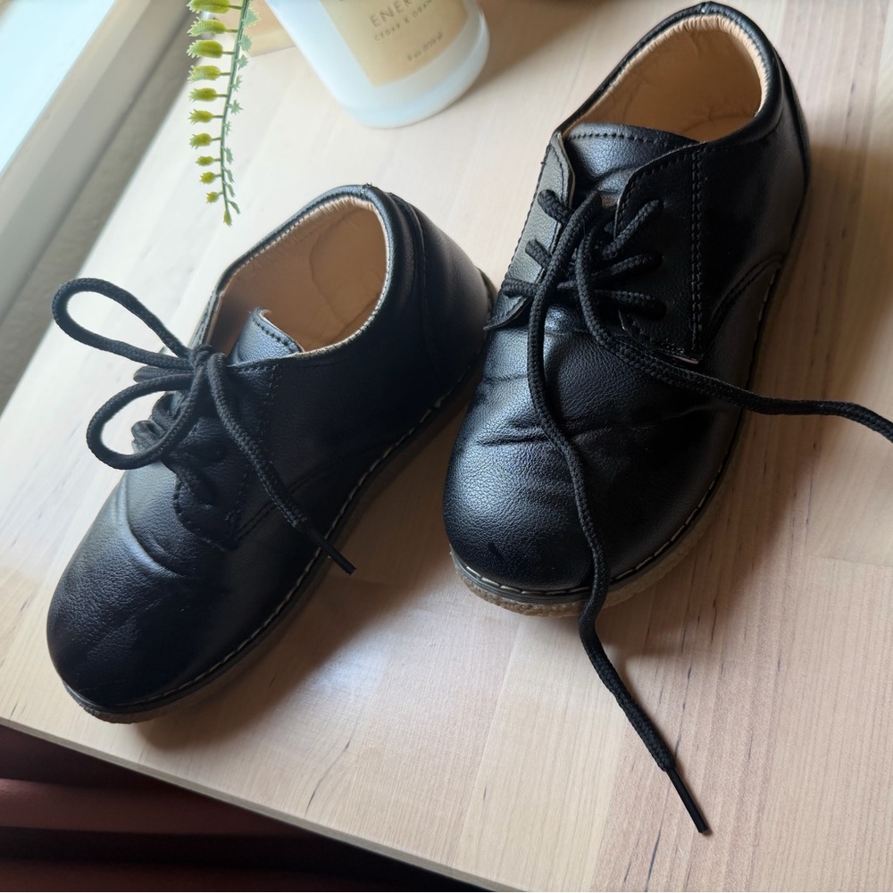 Classic Black Kids Shoes — Size 12 Toddler Boy / Little Kid